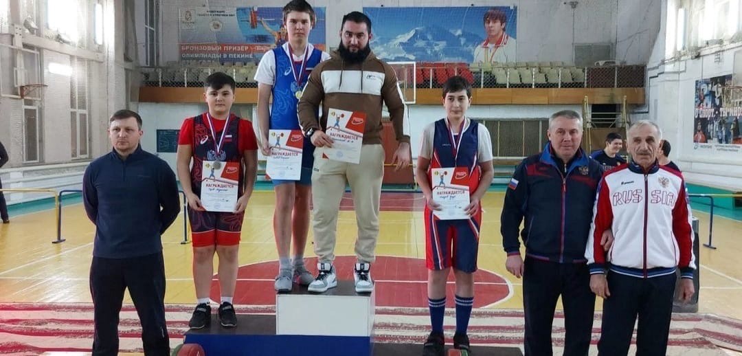Две медали завоевали спортсмены г.о.Баксан на первенстве КБР по тяжёлой атлетике