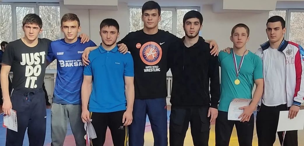 Семь медалей завоевали воспитанники СШОР г.Баксан на Первенстве КБР по вольной борьбе