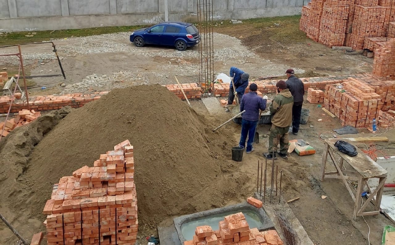 Ведётся строительство детского блока поликлинического отделения 2 в с.Дыгулыбгей