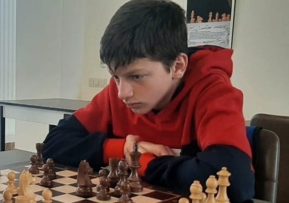 Алим Дикинов выиграл турнир по шахматам
