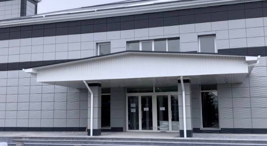 В с.Дыгулыбгей продолжается капремонт Дворца культуры